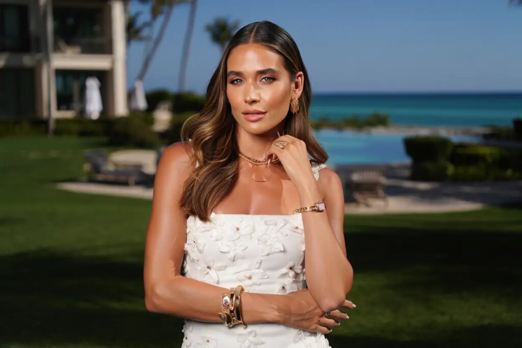 How Ariana Madix Put Together A Bombshell-Worthy Love Island Wardrobe