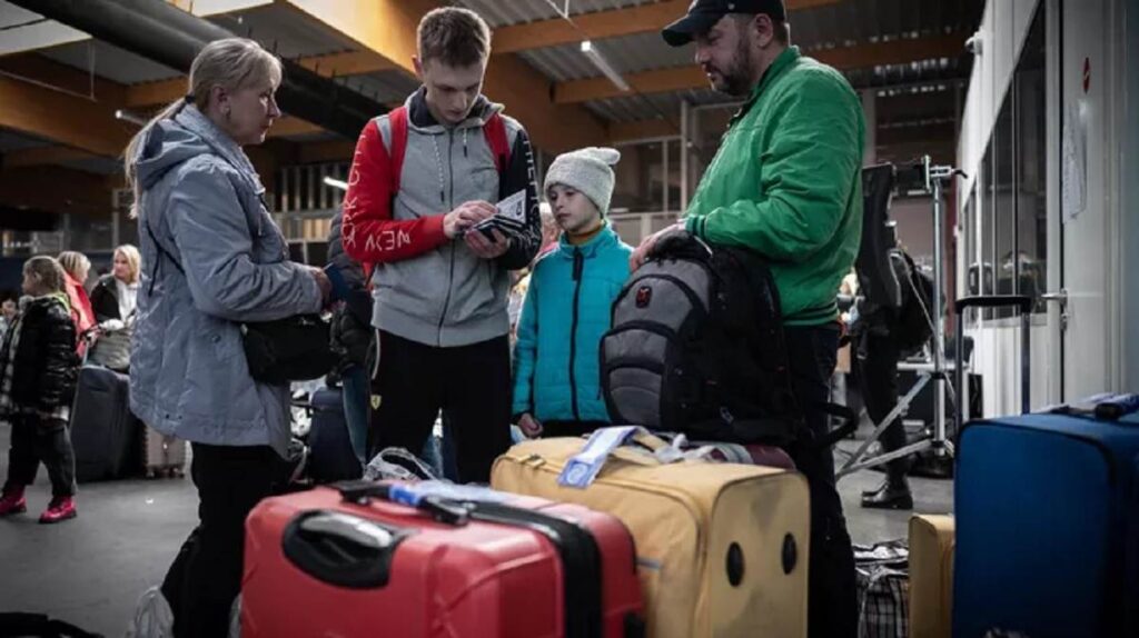 For Families Hosting Ukrainian Refugees The Downside Of Solidarity