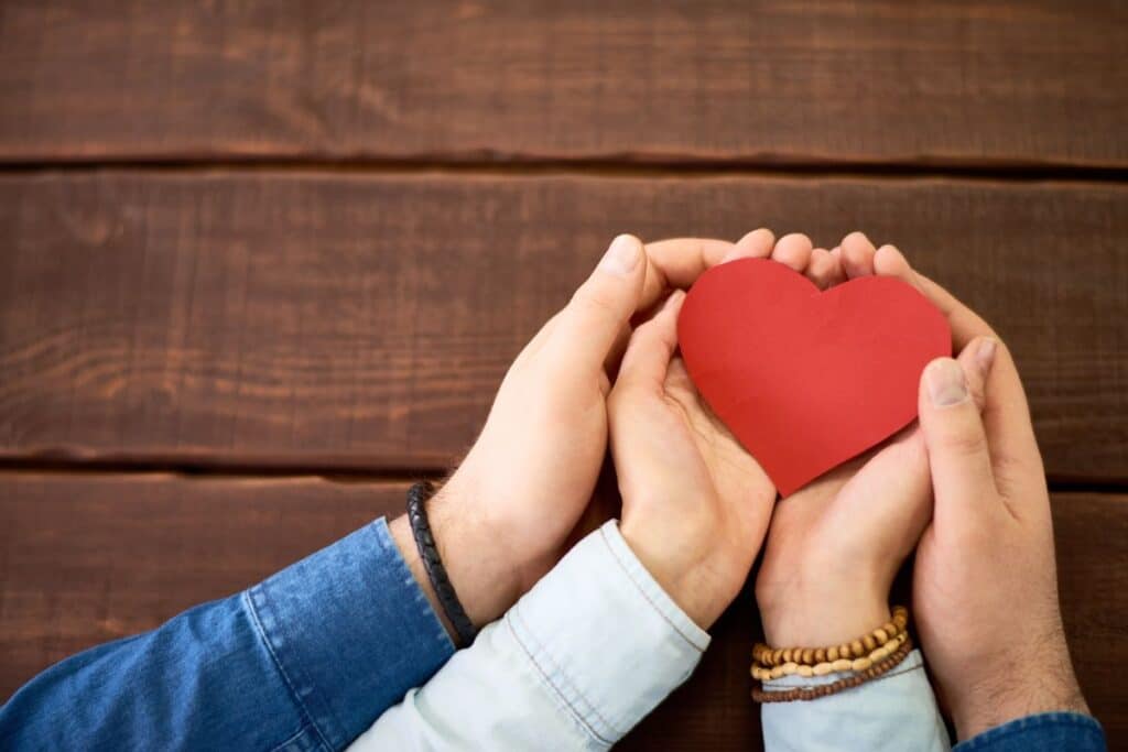 5 zodiac signs fall in love instantly