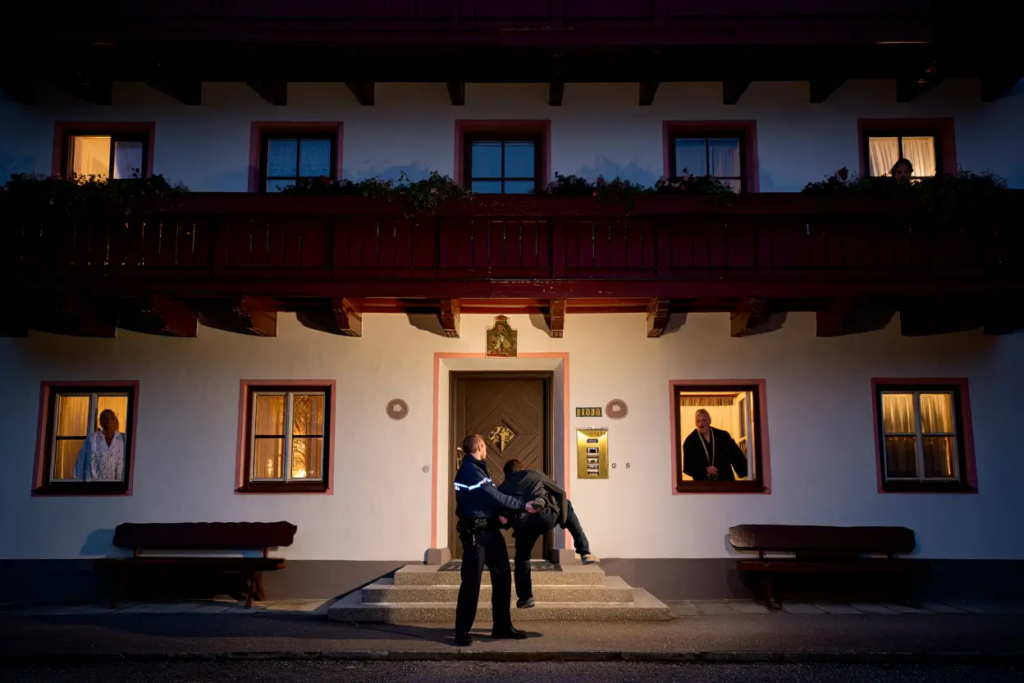 Ding-Dong Ditching Slug Terrorizing Bavarian Neighborhood Caught by Cops