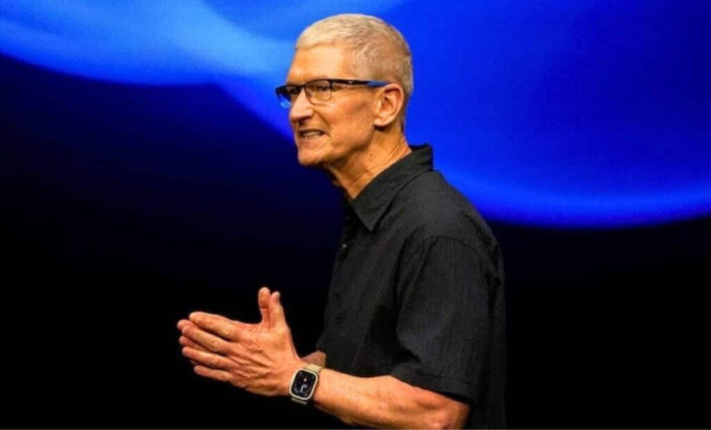 Zuckerberg, Musk, and Altman say smartphones are over