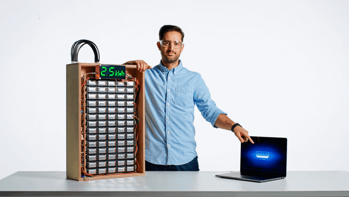 Engineer Powers Entire Home Using 500 Discarded Vapes–Documented in Fascinating Viral Video