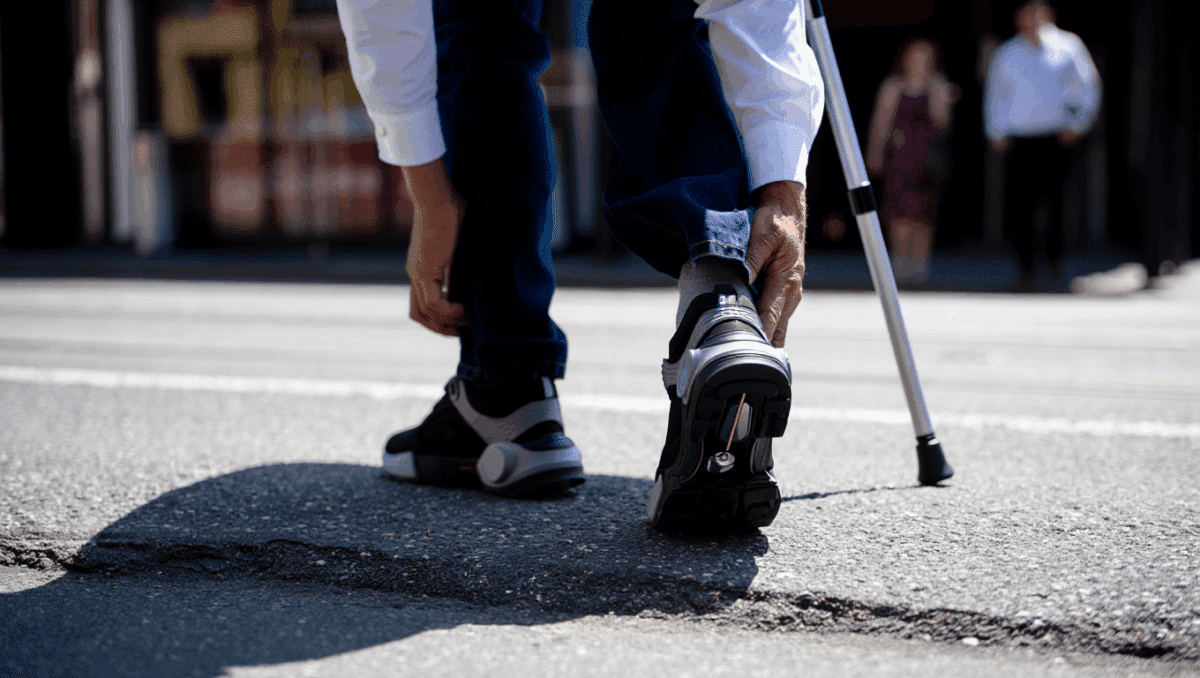 Shoes That Adapt to Uneven Surfaces Help Folks With Mobility Issues Walk Easier – Now For Sale Online