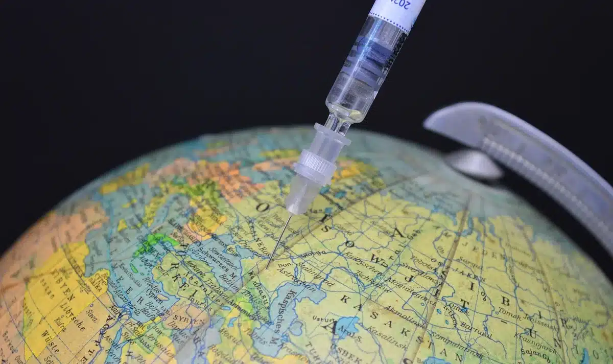 Medizinische Injektion und Immunsystem-Aktivierung im Labor